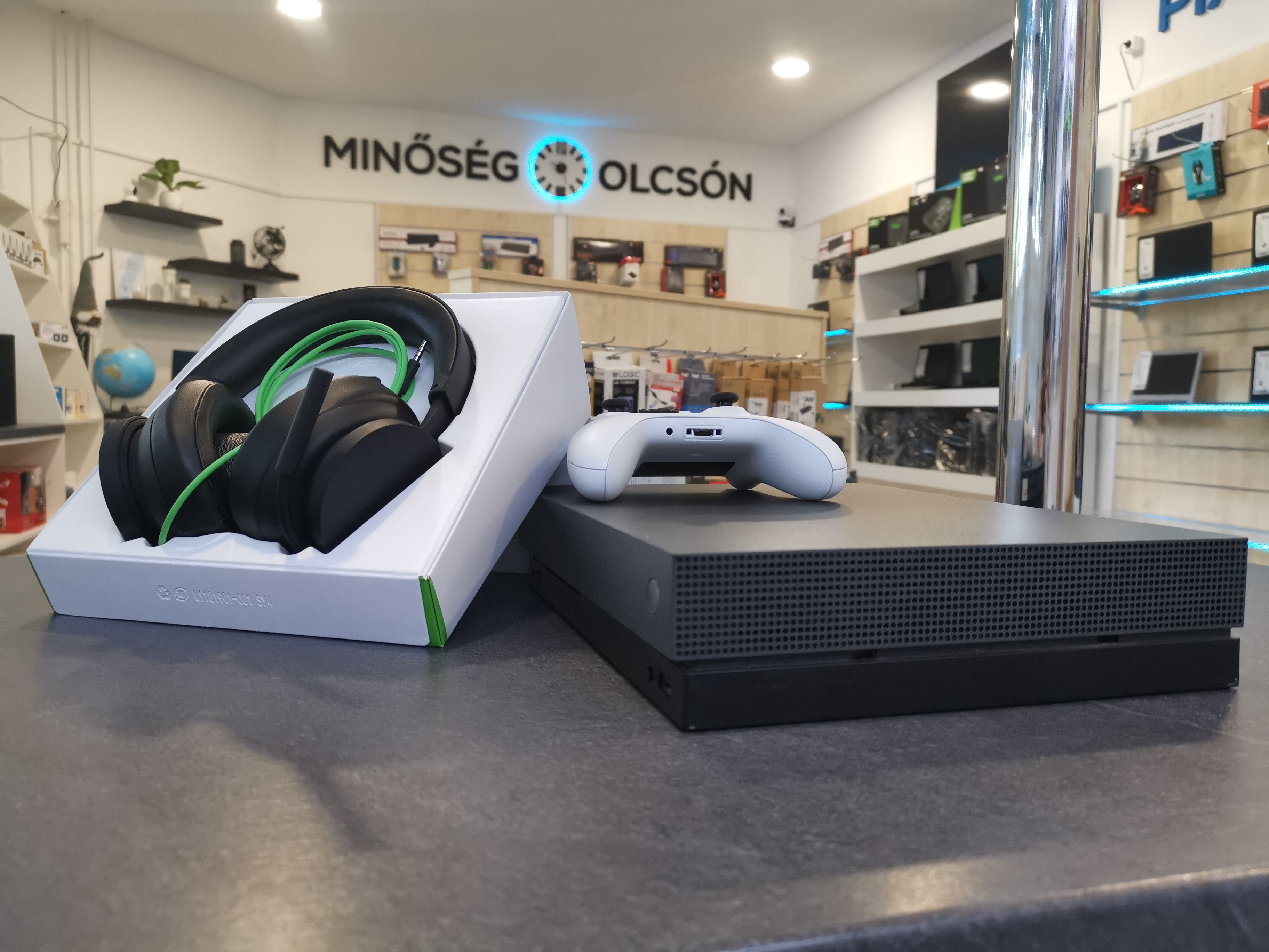Xbox One X