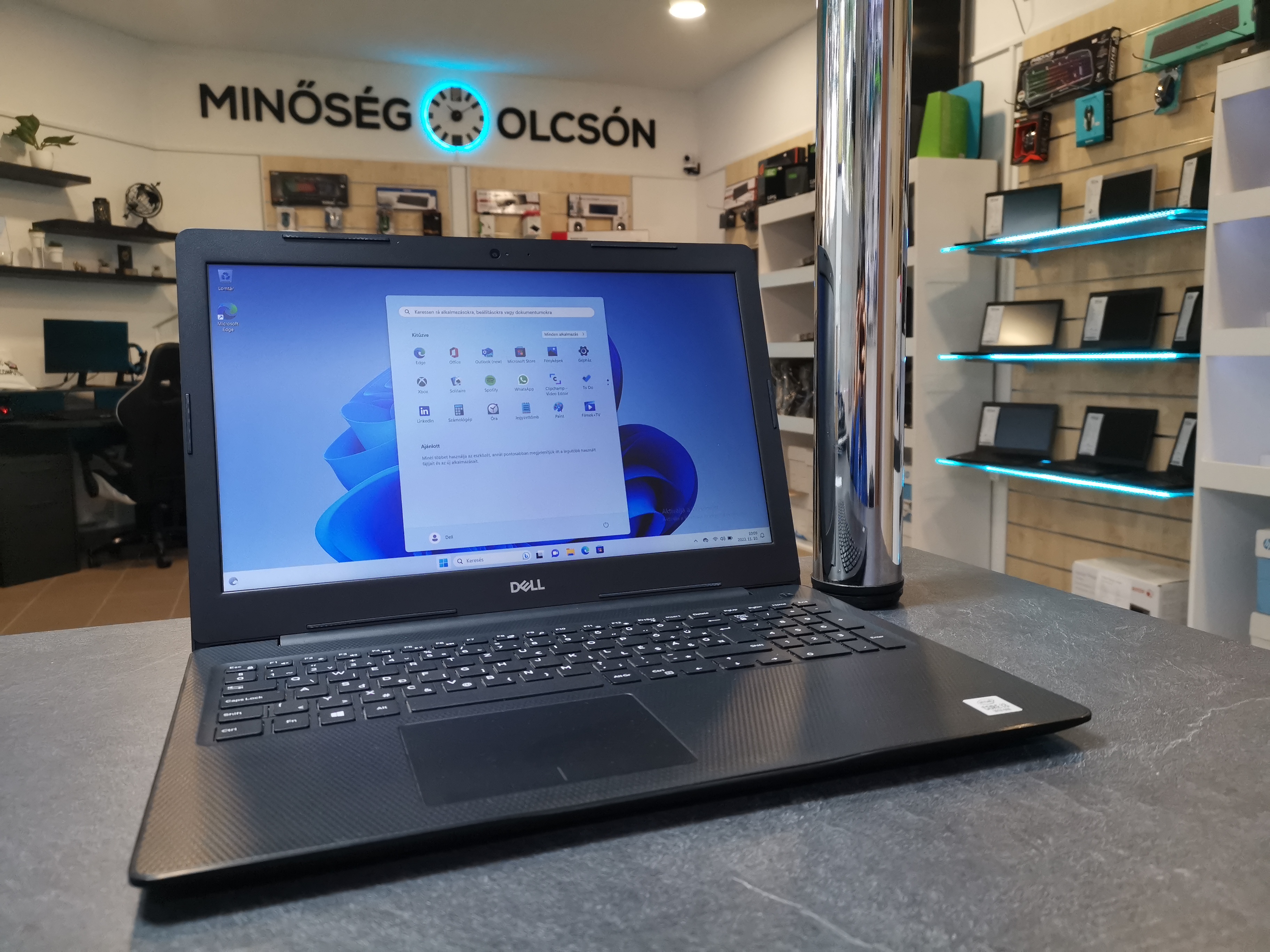 Dell Inspiron 3953
